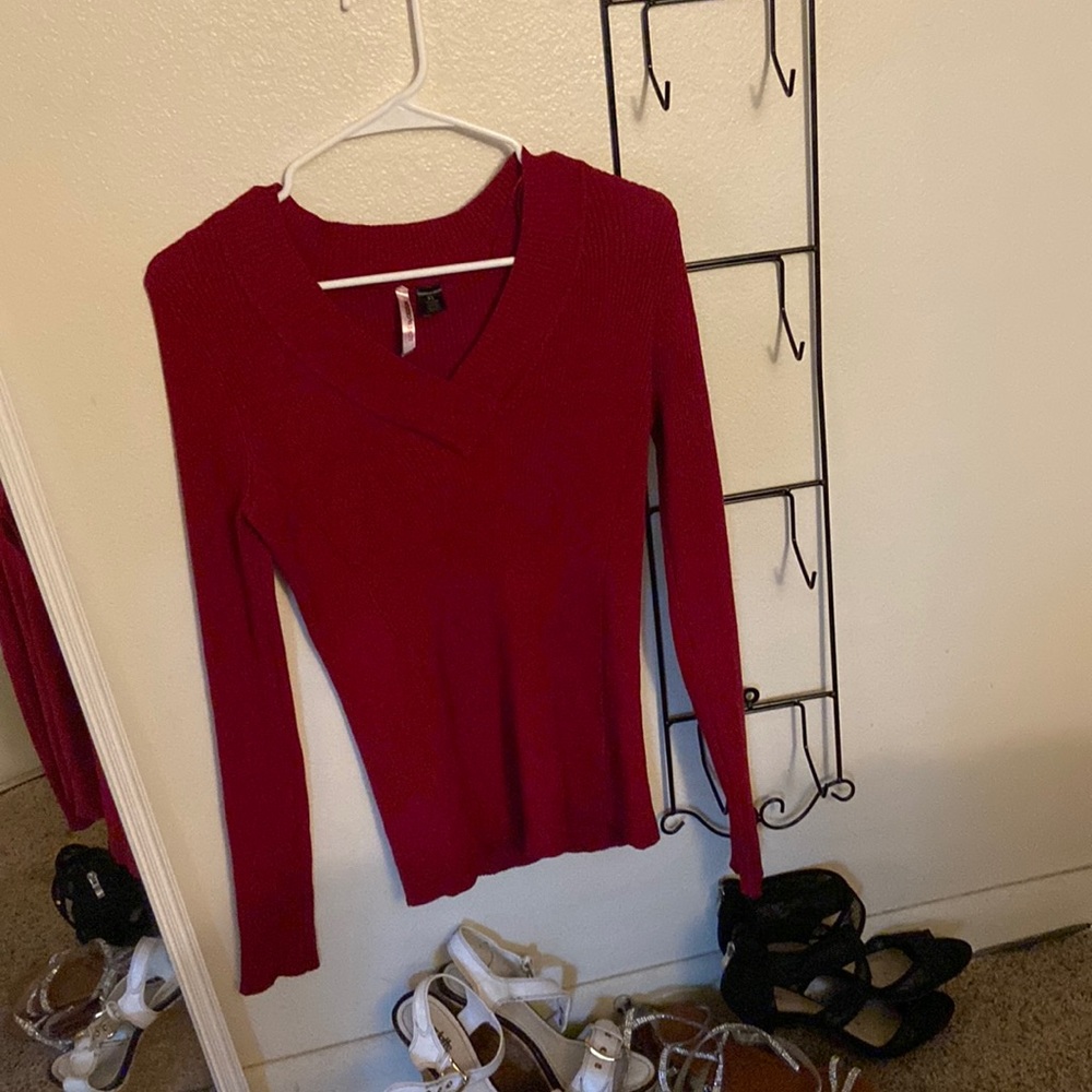 Womens X-Large low v neck sweater